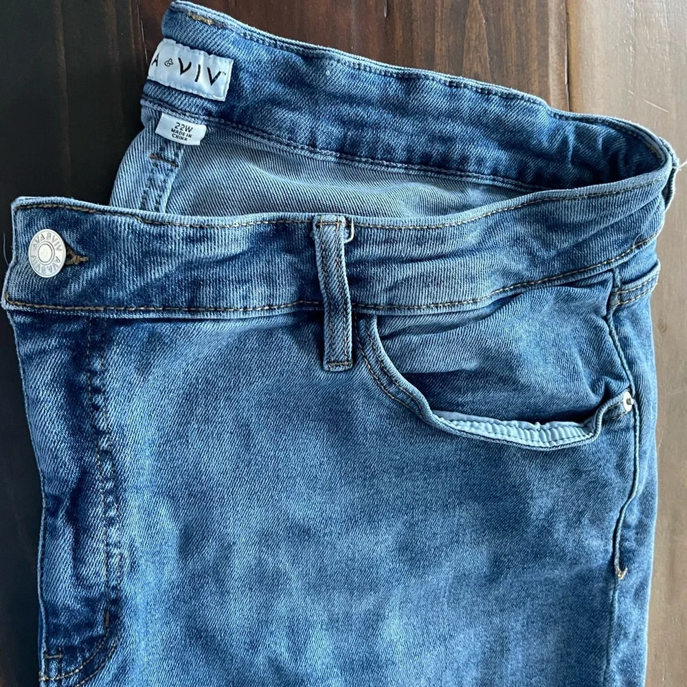 Plus Boyfriend Jeans - Picture 3 of 11